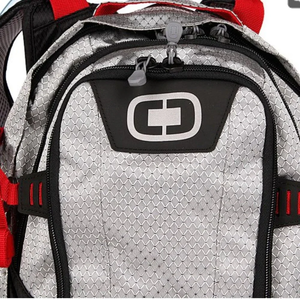 OGIO ATLAS 100 HYDRATION BACKPACK-100 OZ/ 3L BLADDER- CHROME-BLACK/RED ACCENTS